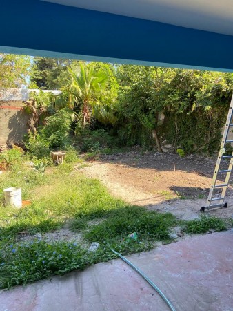 Venta excelente casa en 2 Plantas con 3 baños, fondo, jardín y cochera