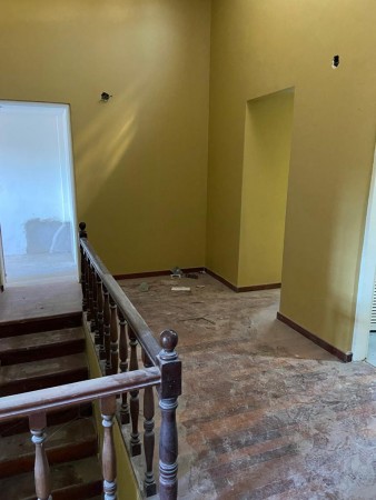Venta excelente casa en 2 Plantas con 3 baños, fondo, jardín y cochera