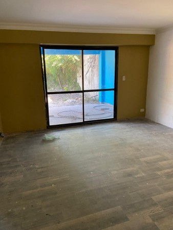 Venta excelente casa en 2 Plantas con 3 baños, fondo, jardín y cochera