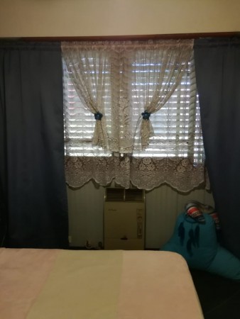 Casa con amplio jardín 3 dorm. cochera o quincho muy buen estado