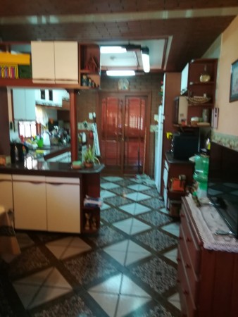 Casa con amplio jardín 3 dorm. cochera o quincho muy buen estado