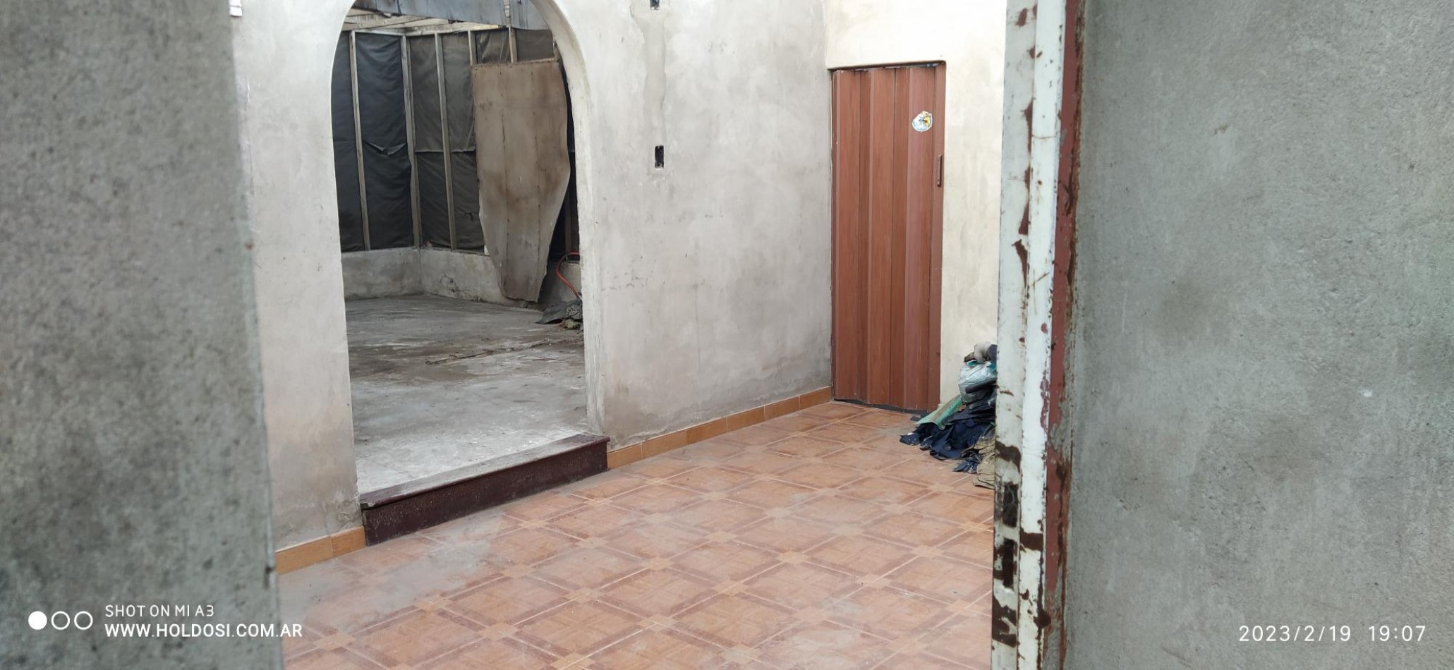 OPORTUNIDAD !!! Casa, lote 10x31, LOSA 4 amb. e/ auto, B° Sta. Lucia     