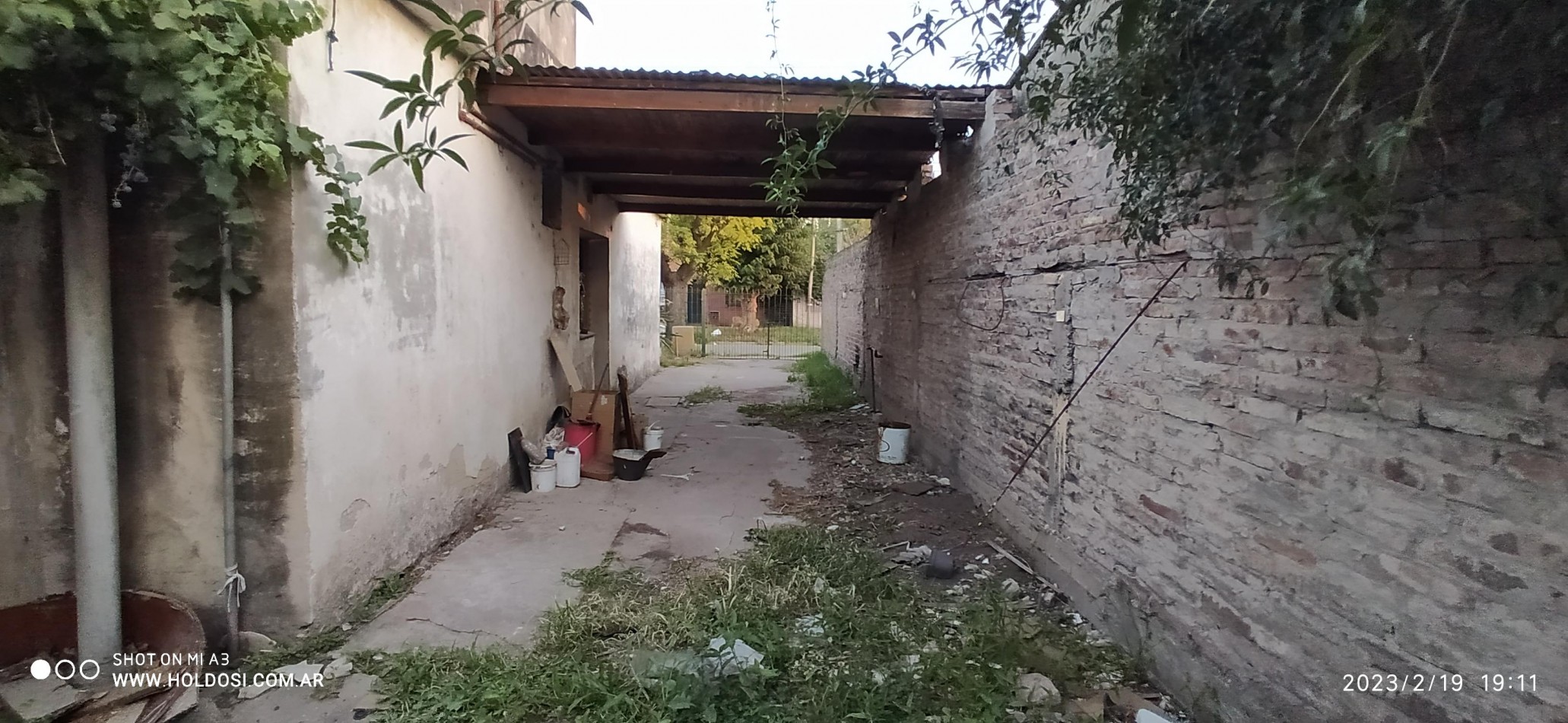 OPORTUNIDAD !!! Casa, lote 10x31, LOSA 4 amb. e/ auto, B° Sta. Lucia     