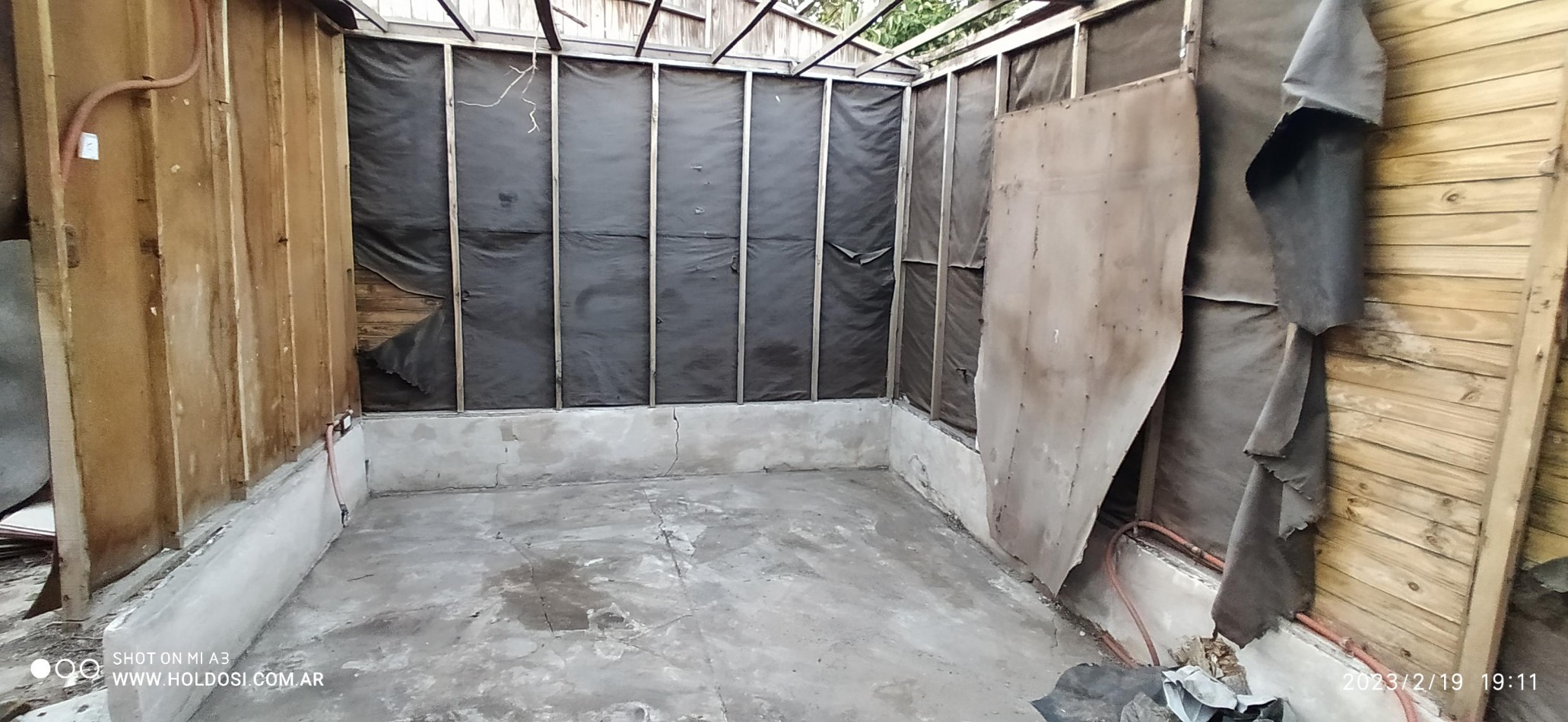 OPORTUNIDAD !!! Casa, lote 10x31, LOSA 4 amb. e/ auto, B° Sta. Lucia     