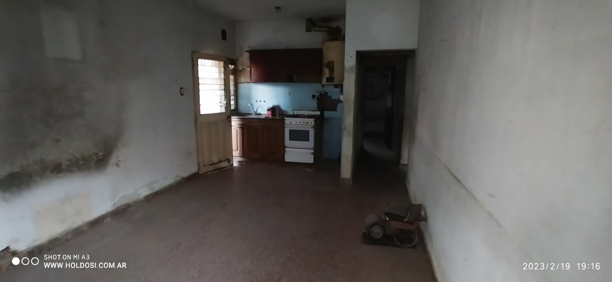 OPORTUNIDAD !!! Casa, lote 10x31, LOSA 4 amb. e/ auto, B° Sta. Lucia     
