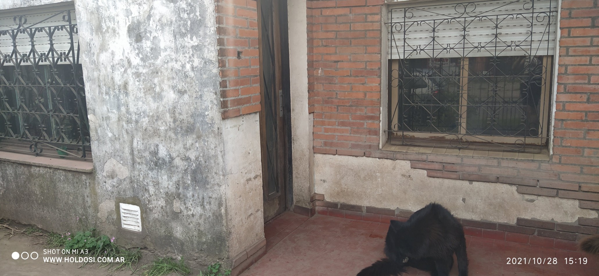 OPORTUNIDAD !!! Casa, lote 10x31, LOSA 4 amb. e/ auto, B° Sta. Lucia     
