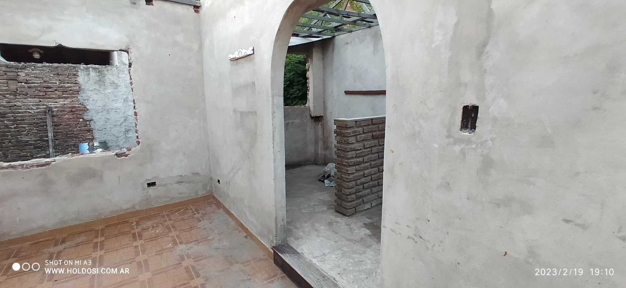 OPORTUNIDAD !!! Casa, lote 10x31, LOSA 4 amb. e/ auto, B° Sta. Lucia     