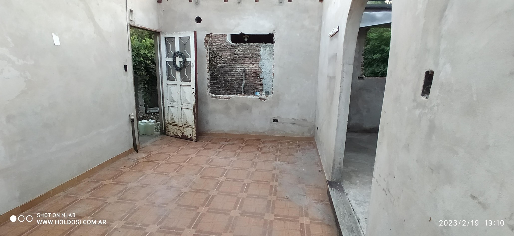 OPORTUNIDAD !!! Casa, lote 10x31, LOSA 4 amb. e/ auto, B° Sta. Lucia     