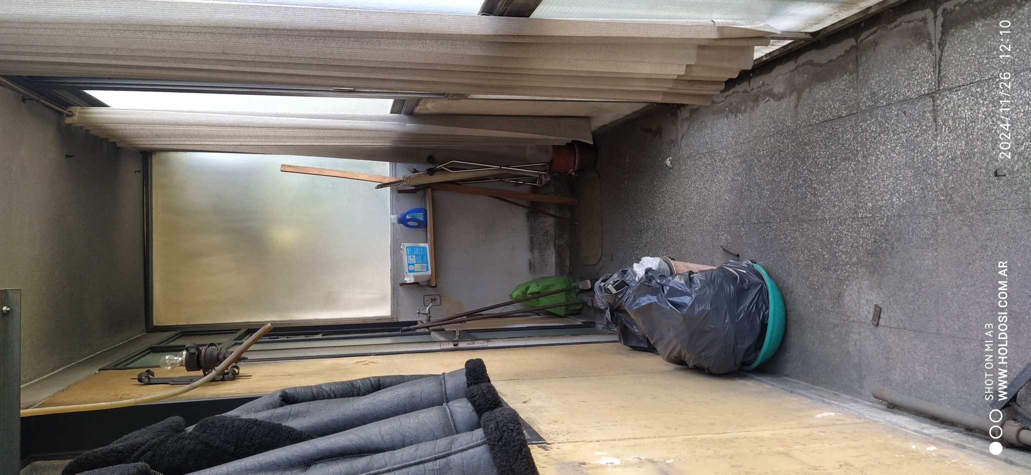 IMPORTANTE DEPARTAMENTO FLORESTA 5 ambientes y comedor diario o dependencia, 2 baños, 2 balcones.