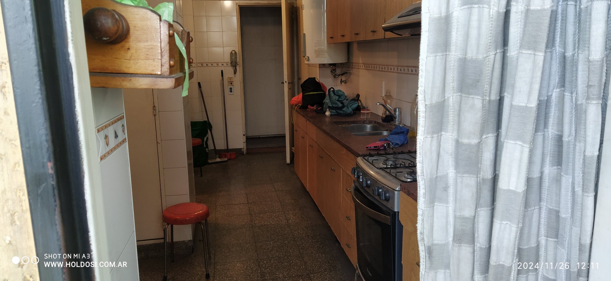 IMPORTANTE DEPARTAMENTO FLORESTA 5 ambientes y comedor diario o dependencia, 2 baños, 2 balcones.