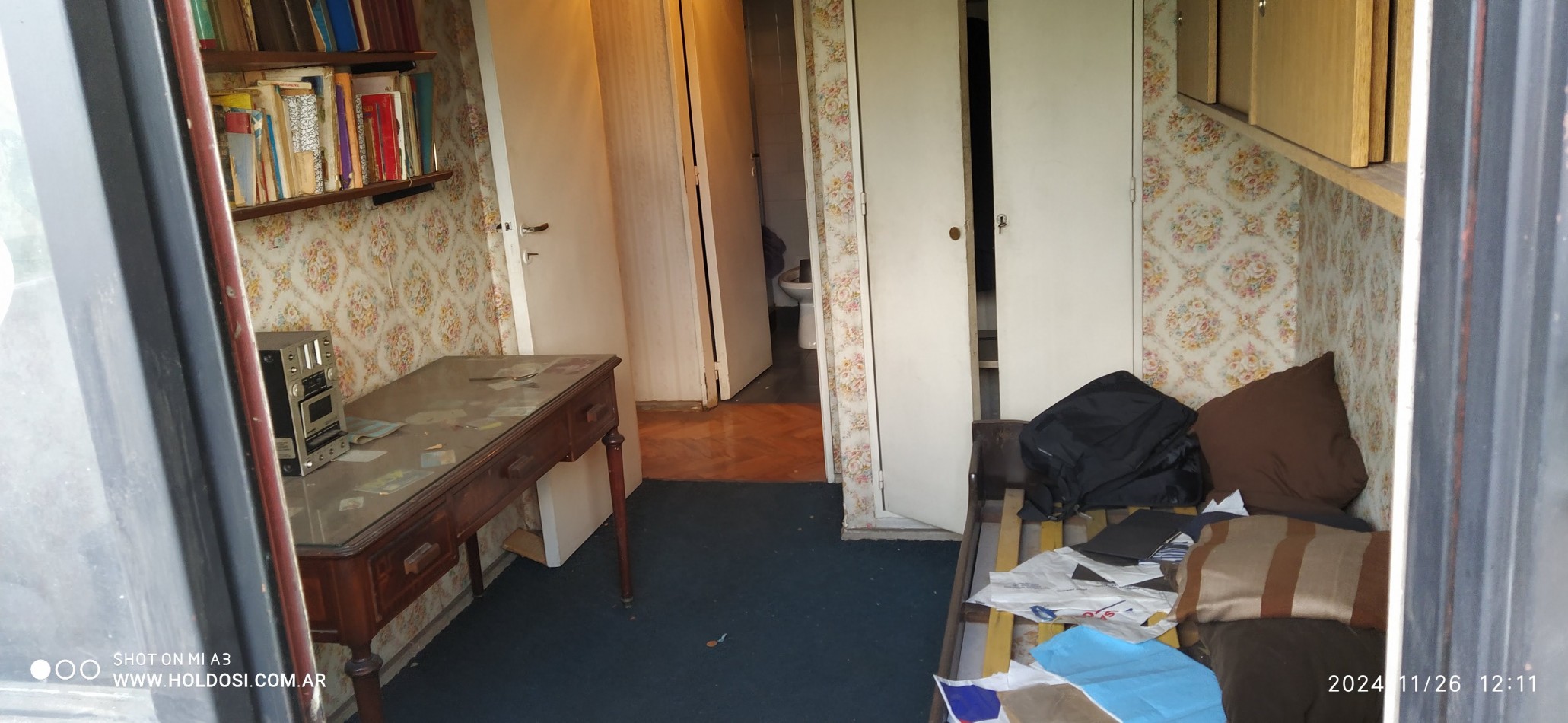 IMPORTANTE DEPARTAMENTO FLORESTA 5 ambientes y comedor diario o dependencia, 2 baños, 2 balcones.