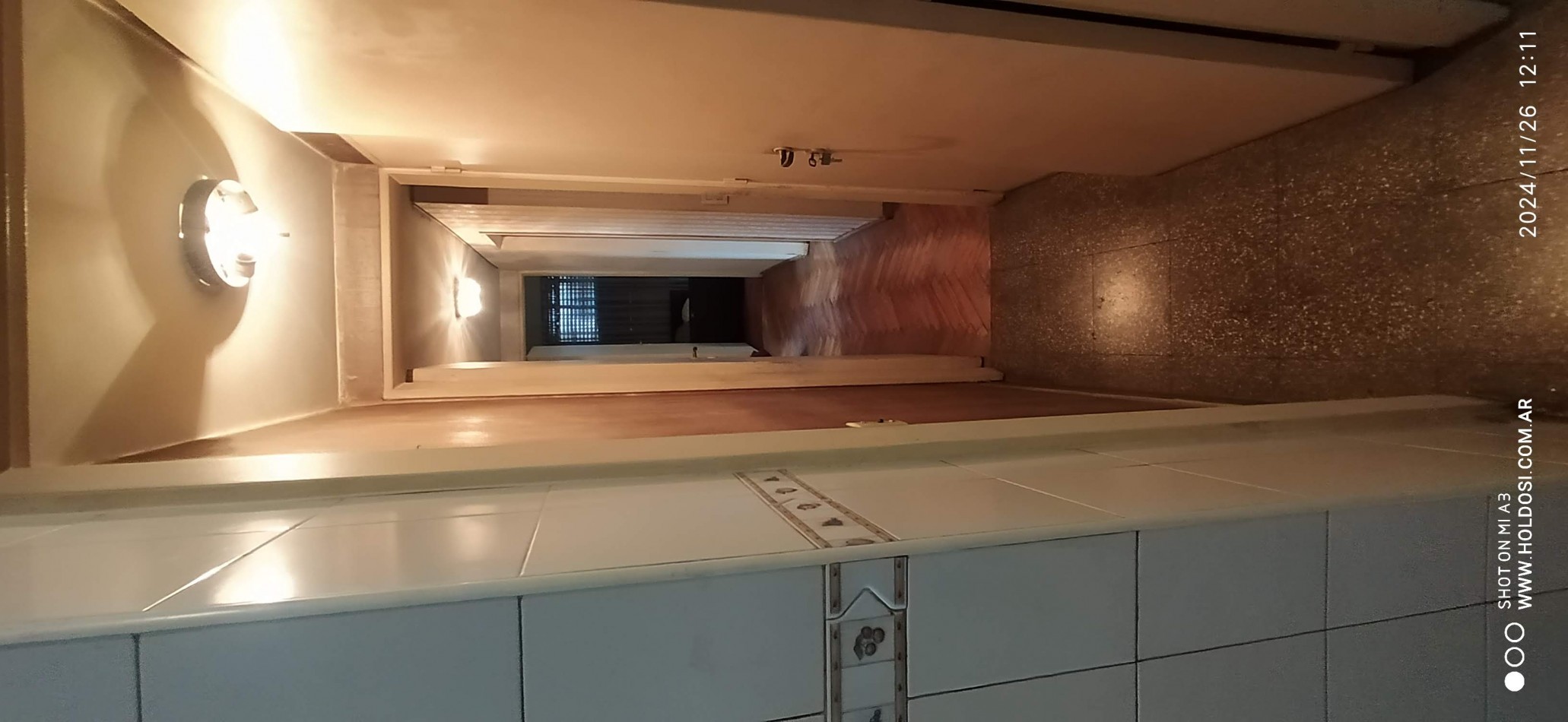 IMPORTANTE DEPARTAMENTO FLORESTA 5 ambientes y comedor diario o dependencia, 2 baños, 2 balcones.