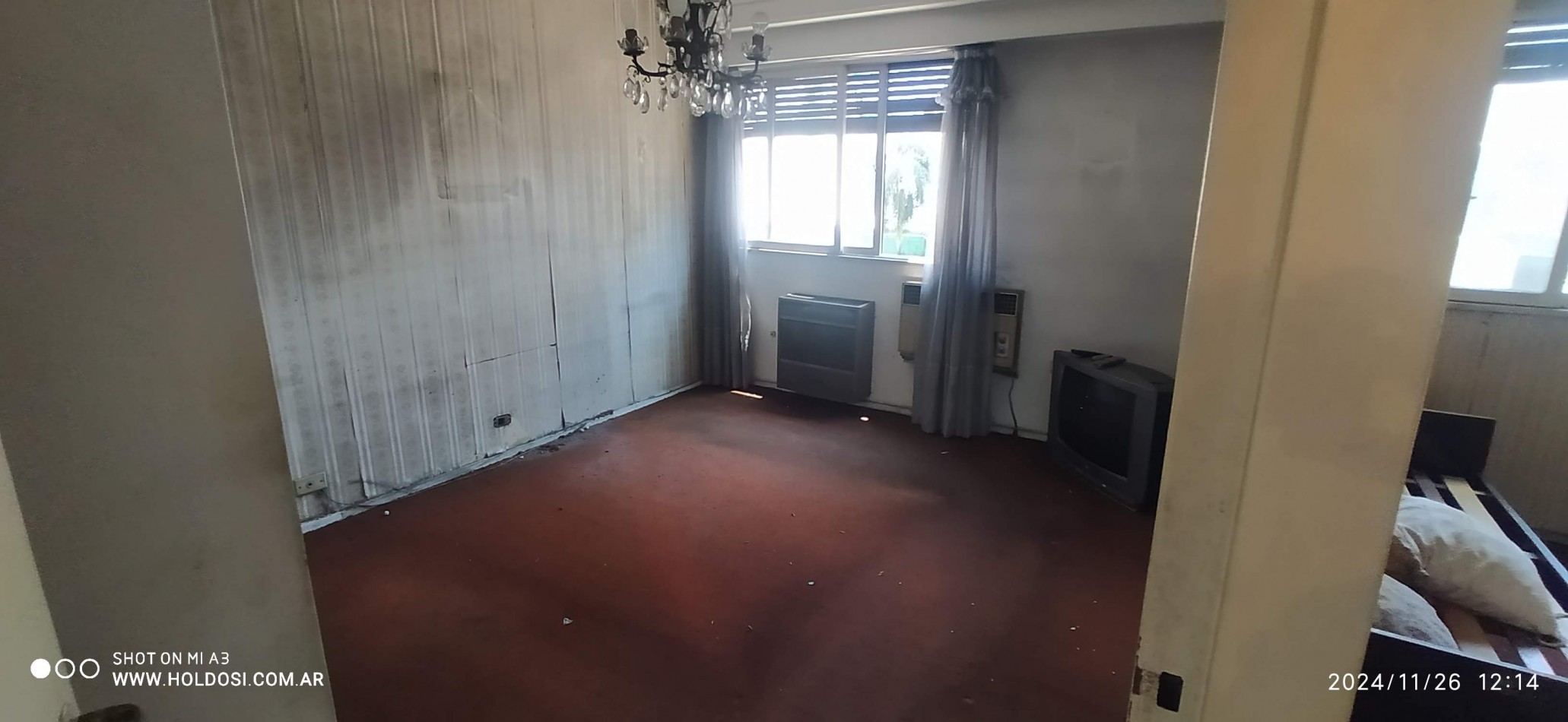 IMPORTANTE DEPARTAMENTO FLORESTA 5 ambientes y comedor diario o dependencia, 2 baños, 2 balcones.