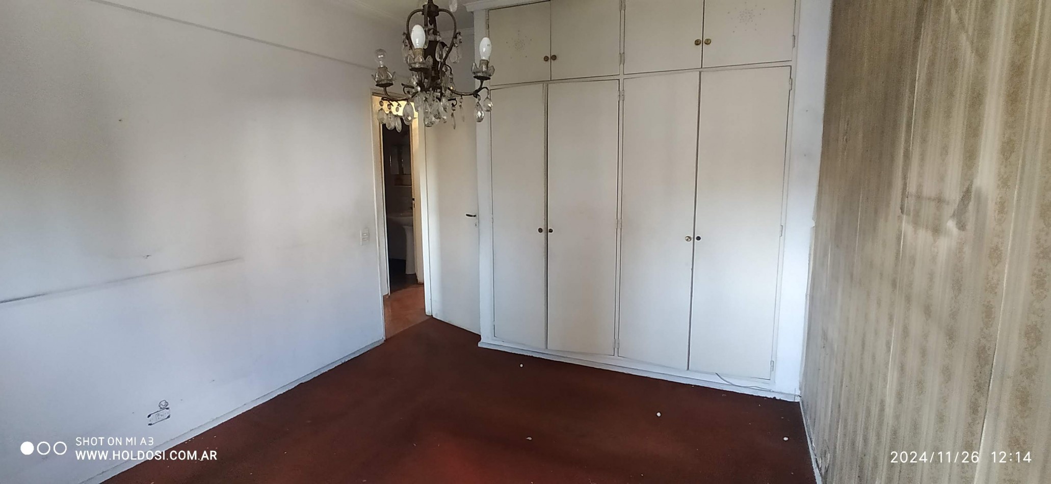 IMPORTANTE DEPARTAMENTO FLORESTA 5 ambientes y comedor diario o dependencia, 2 baños, 2 balcones.