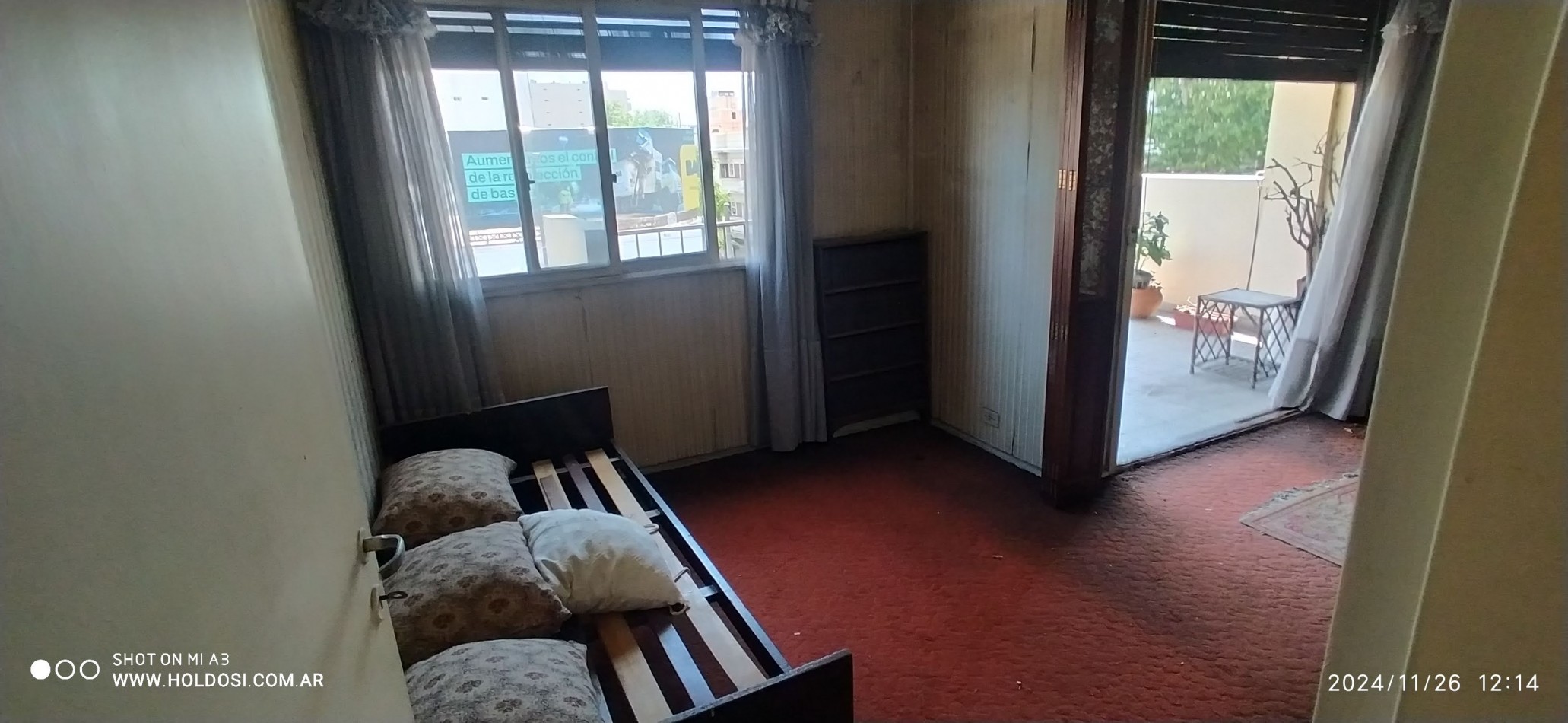 IMPORTANTE DEPARTAMENTO FLORESTA 5 ambientes y comedor diario o dependencia, 2 baños, 2 balcones.