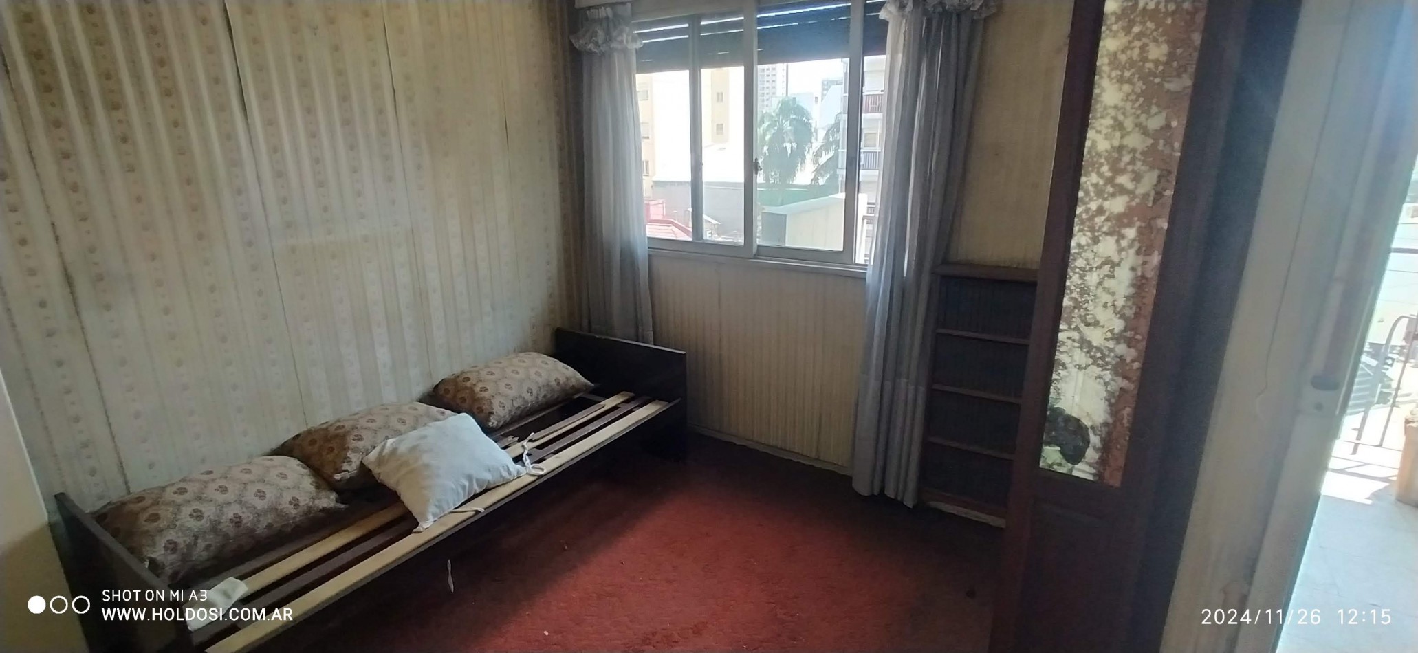 IMPORTANTE DEPARTAMENTO FLORESTA 5 ambientes y comedor diario o dependencia, 2 baños, 2 balcones.