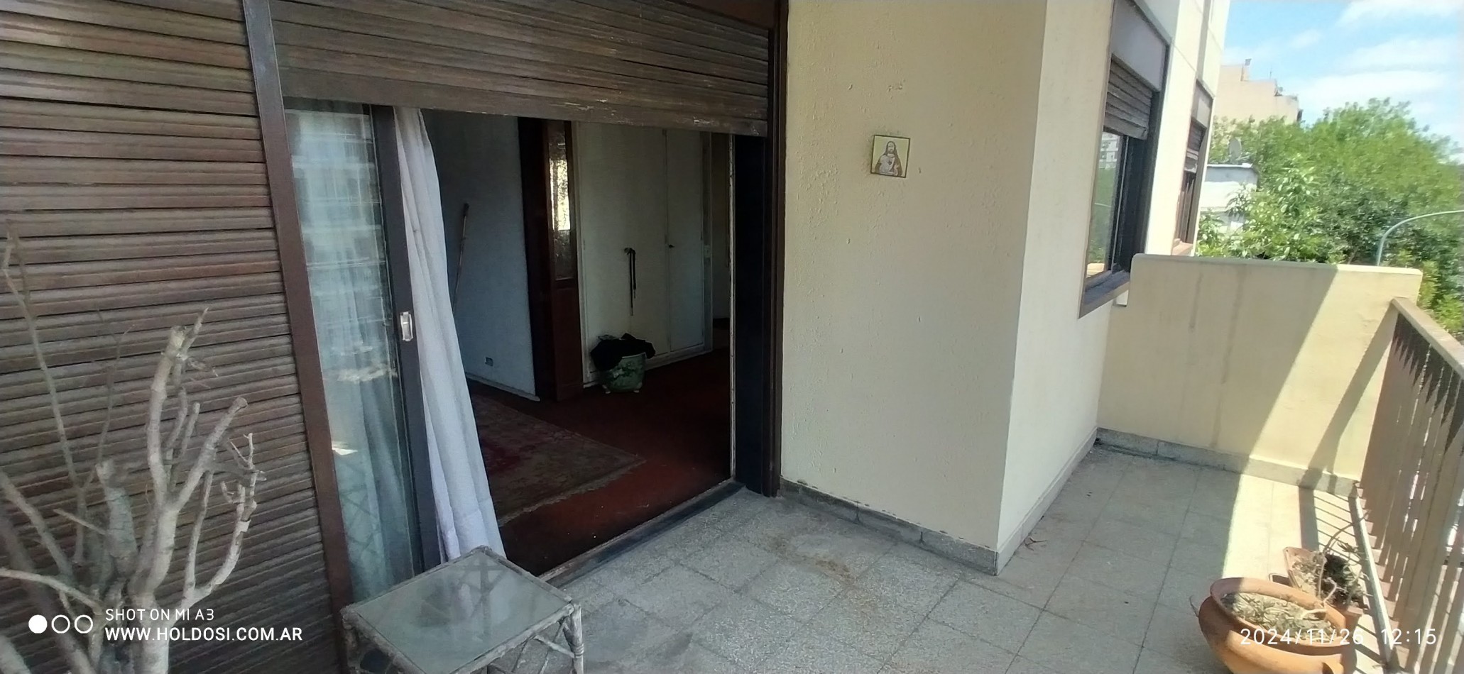 IMPORTANTE DEPARTAMENTO FLORESTA 5 ambientes y comedor diario o dependencia, 2 baños, 2 balcones.