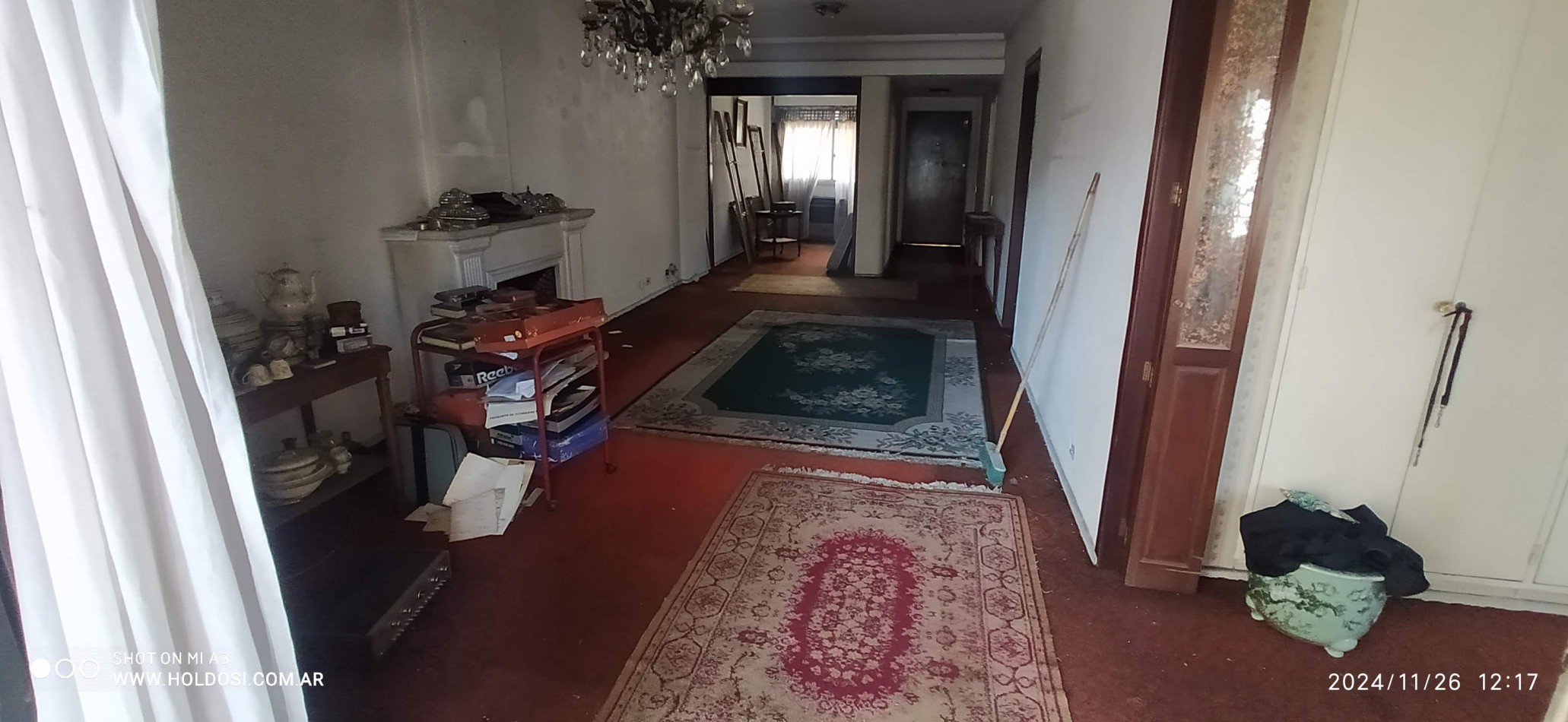 IMPORTANTE DEPARTAMENTO FLORESTA 5 ambientes y comedor diario o dependencia, 2 baños, 2 balcones.