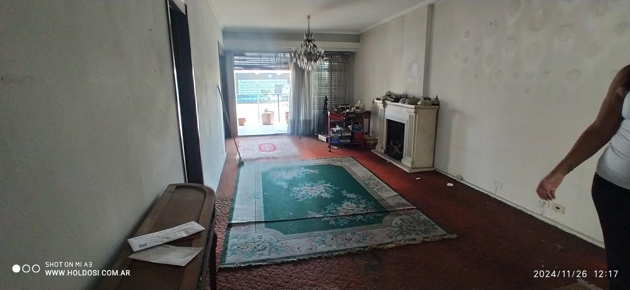 IMPORTANTE DEPARTAMENTO FLORESTA 5 ambientes y comedor diario o dependencia, 2 baños, 2 balcones.