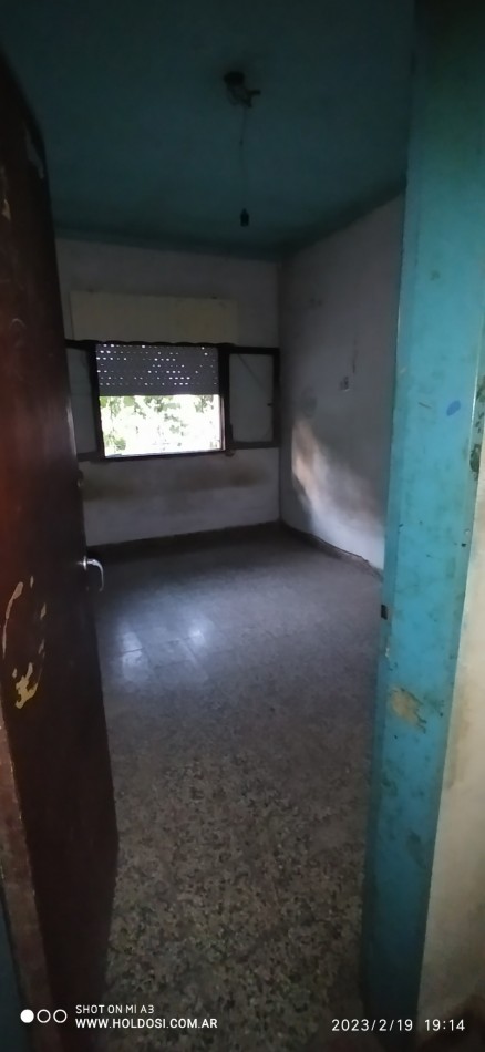 OPORTUNIDAD !!! Casa, lote 10x31, LOSA 4 amb. e/ auto, B° Sta. Lucia     
