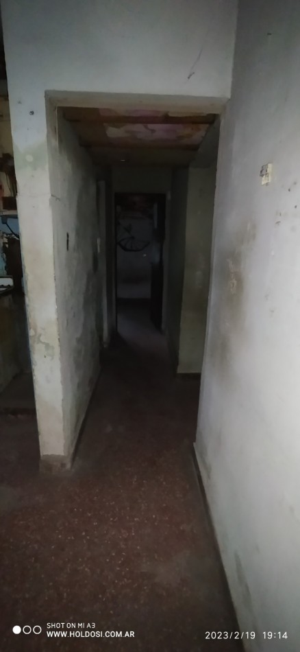OPORTUNIDAD !!! Casa, lote 10x31, LOSA 4 amb. e/ auto, B° Sta. Lucia     