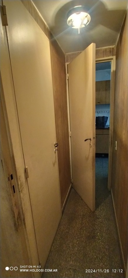 IMPORTANTE DEPARTAMENTO FLORESTA 5 ambientes y comedor diario o dependencia, 3 baños, 2 balcones.