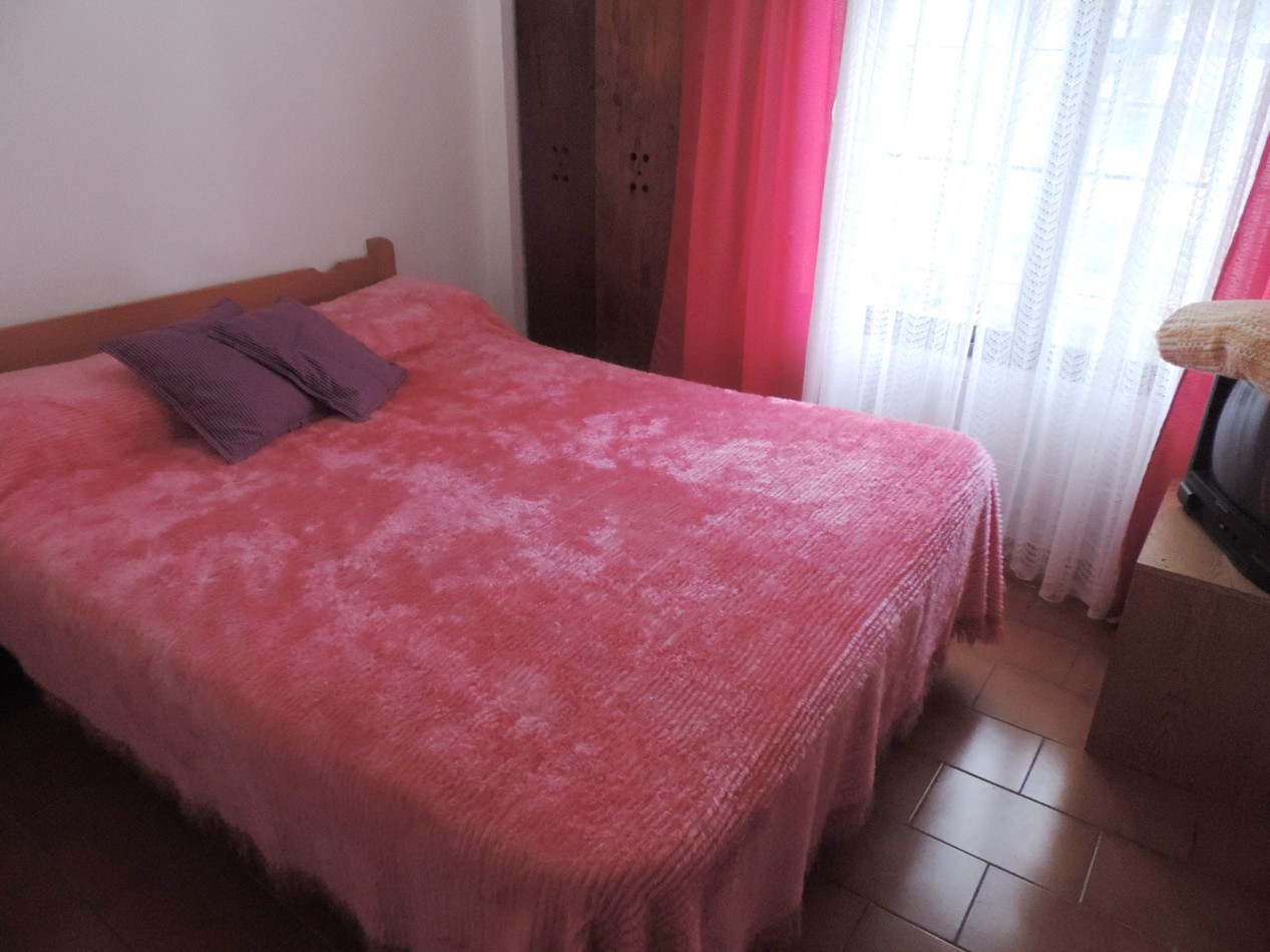 Casa de 3 Amb con Depto. 