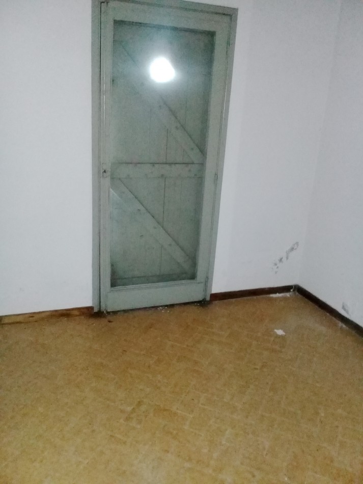 Excelente Casa centrica a refaccionar 