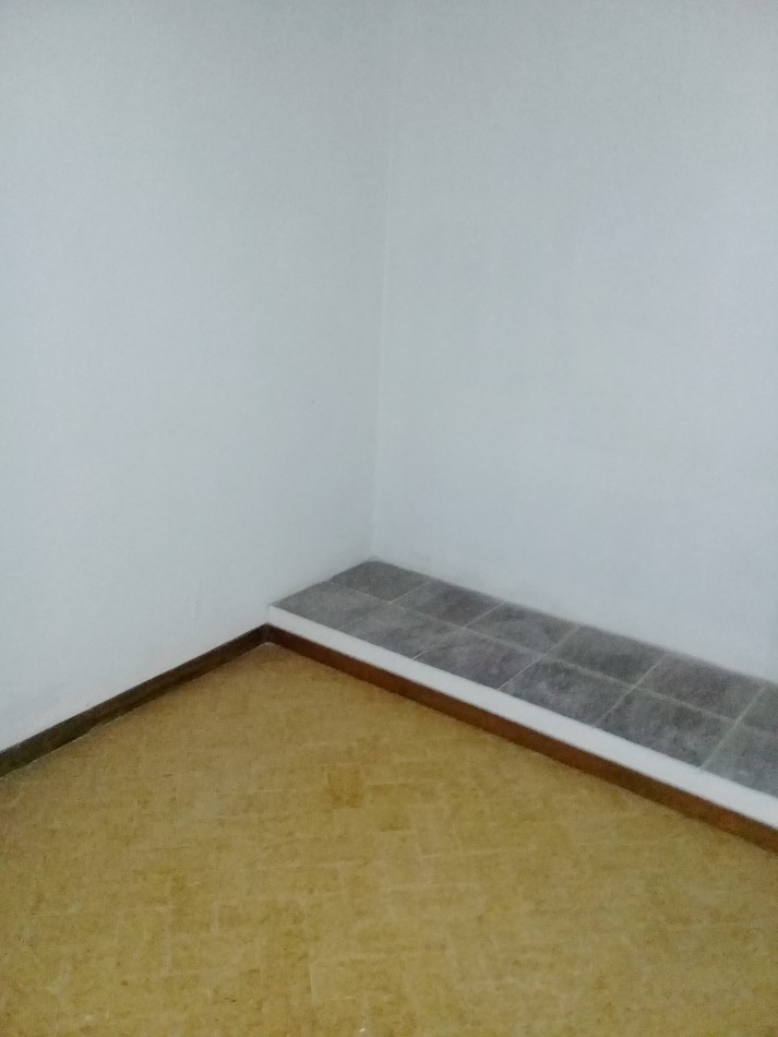 Excelente Casa centrica a refaccionar 