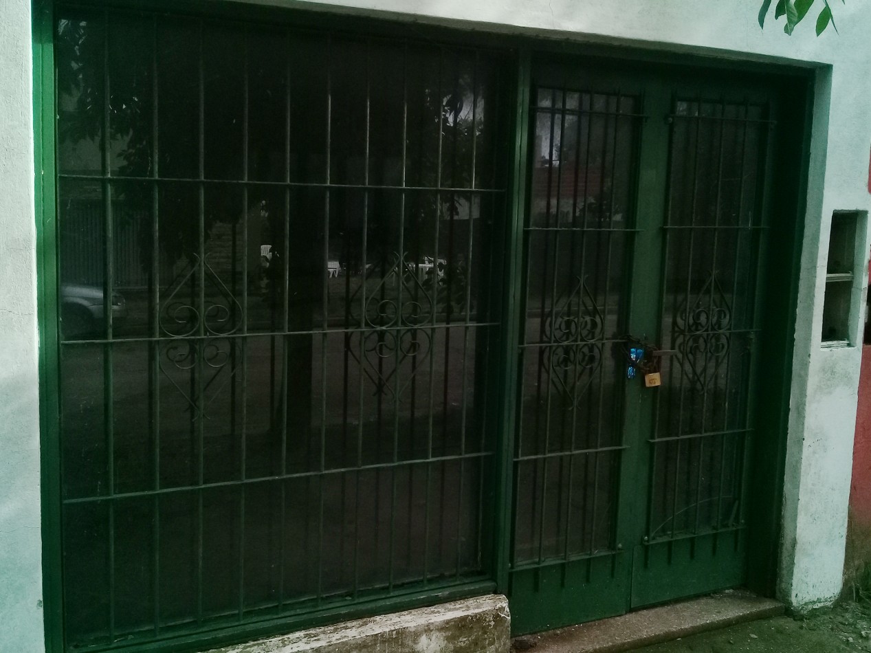 Excelente Casa centrica a refaccionar 