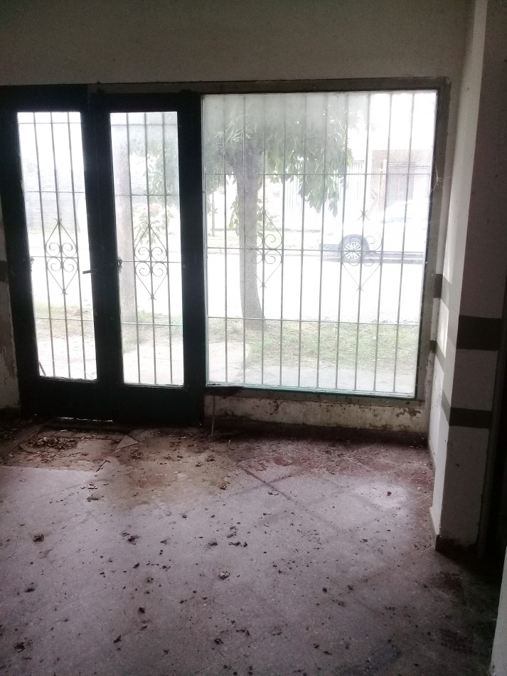 Excelente Casa centrica a refaccionar 