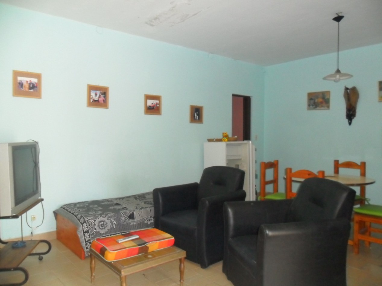 Casa de 3 amb. con depto. en zona norte