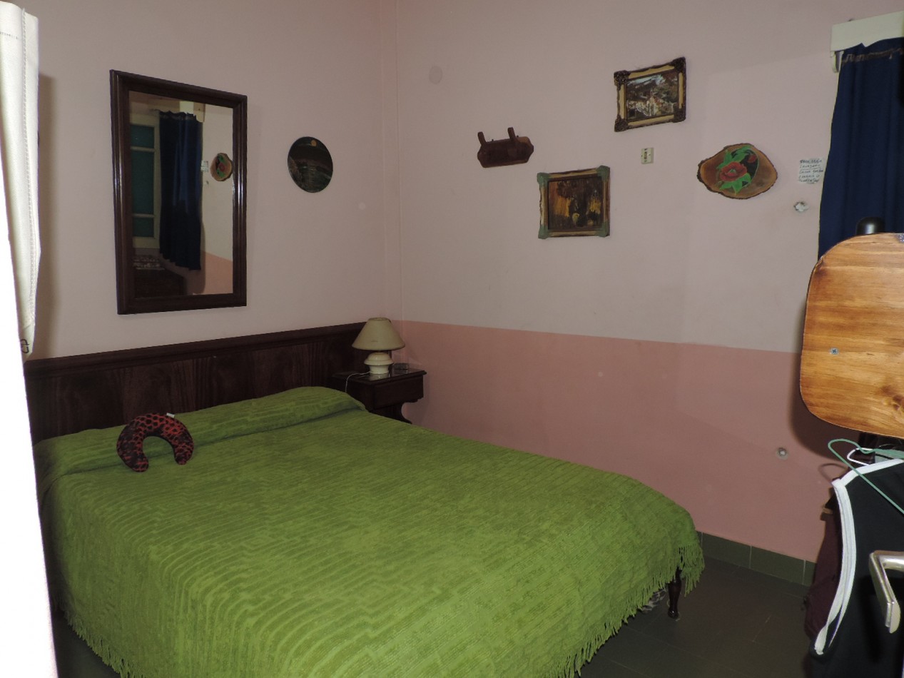 Casa de 3 Amb. con gran lote