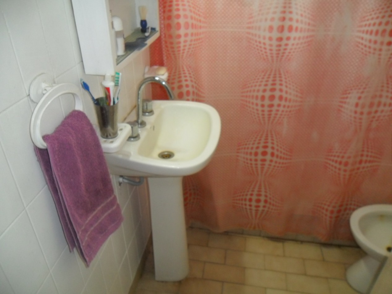 Duplex de 3 amb. con espacio de auto en zona norte 