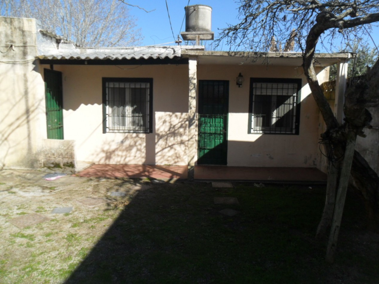 Depto. de 2 Amb. +  Monoambiente c/patio y entrada de vehiculo 