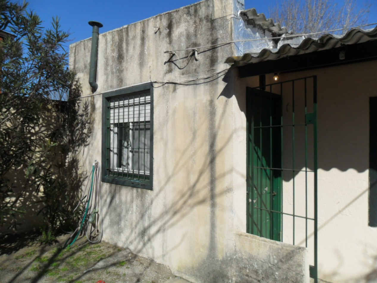Depto. de 2 Amb. +  Monoambiente c/patio y entrada de vehiculo 