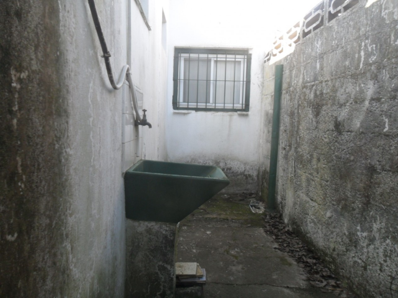 Depto. de 2 Amb. +  Monoambiente c/patio y entrada de vehiculo 