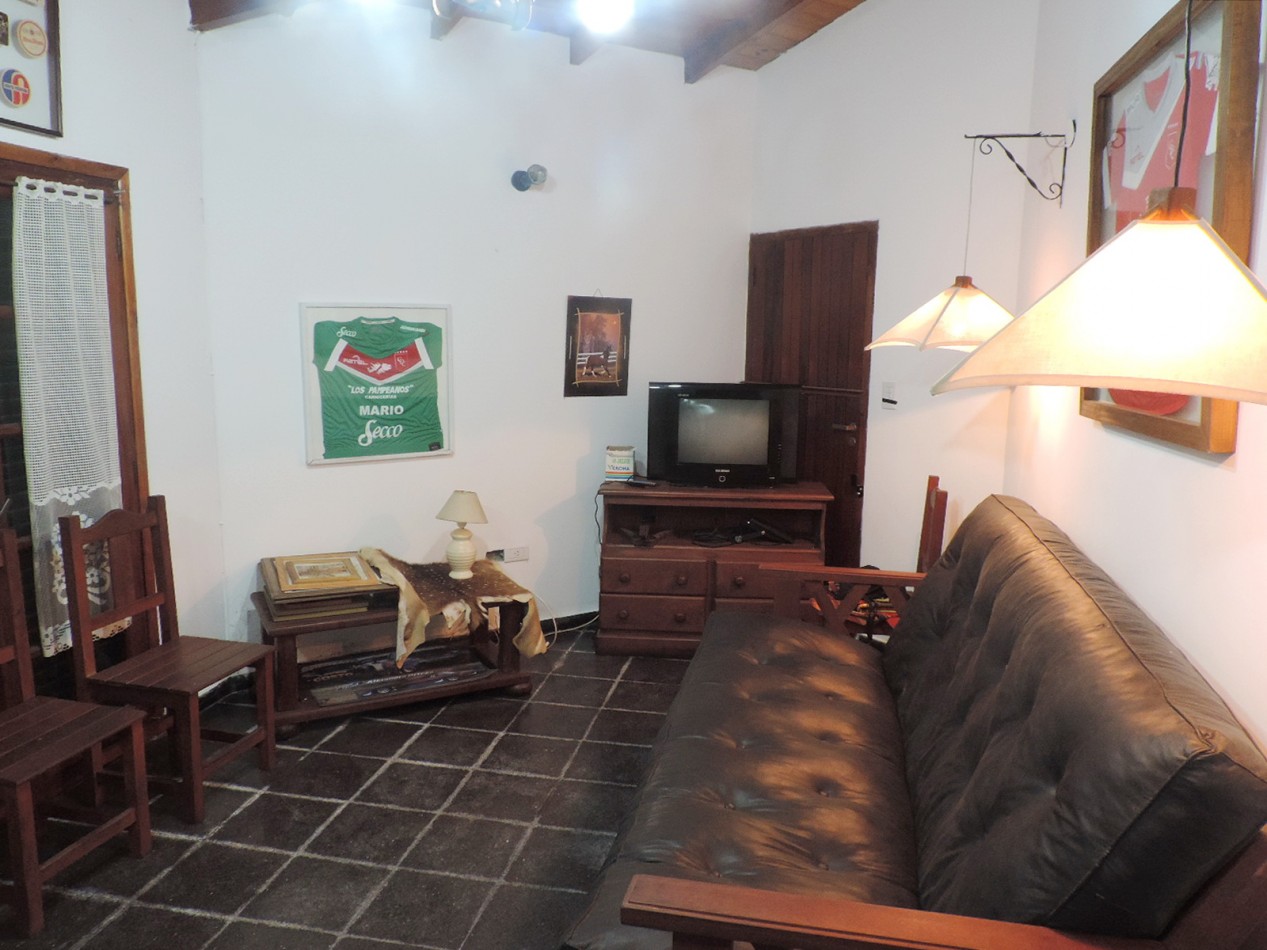 Casa estilo colonial con dos lotes 