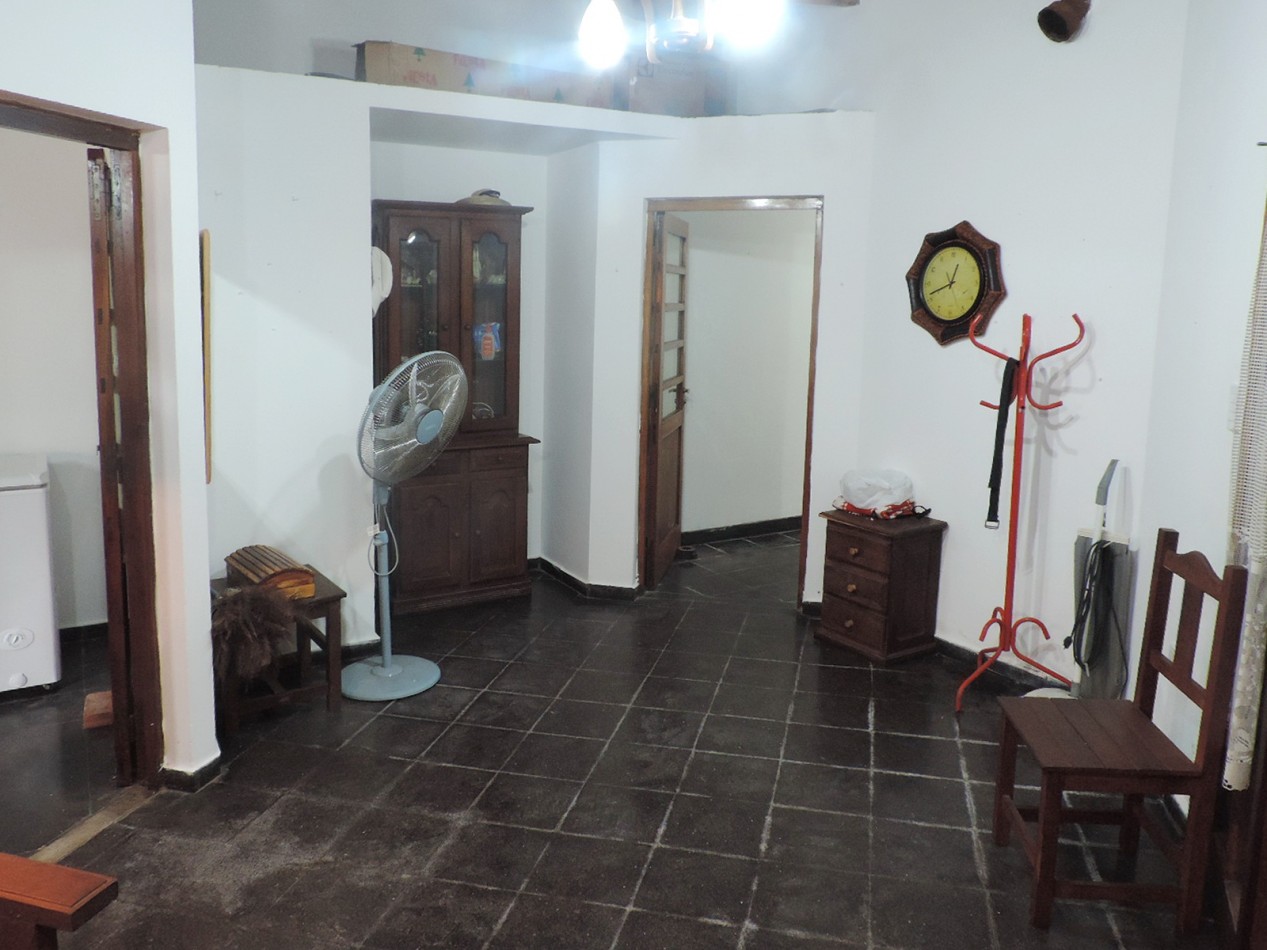 Casa estilo colonial con dos lotes 