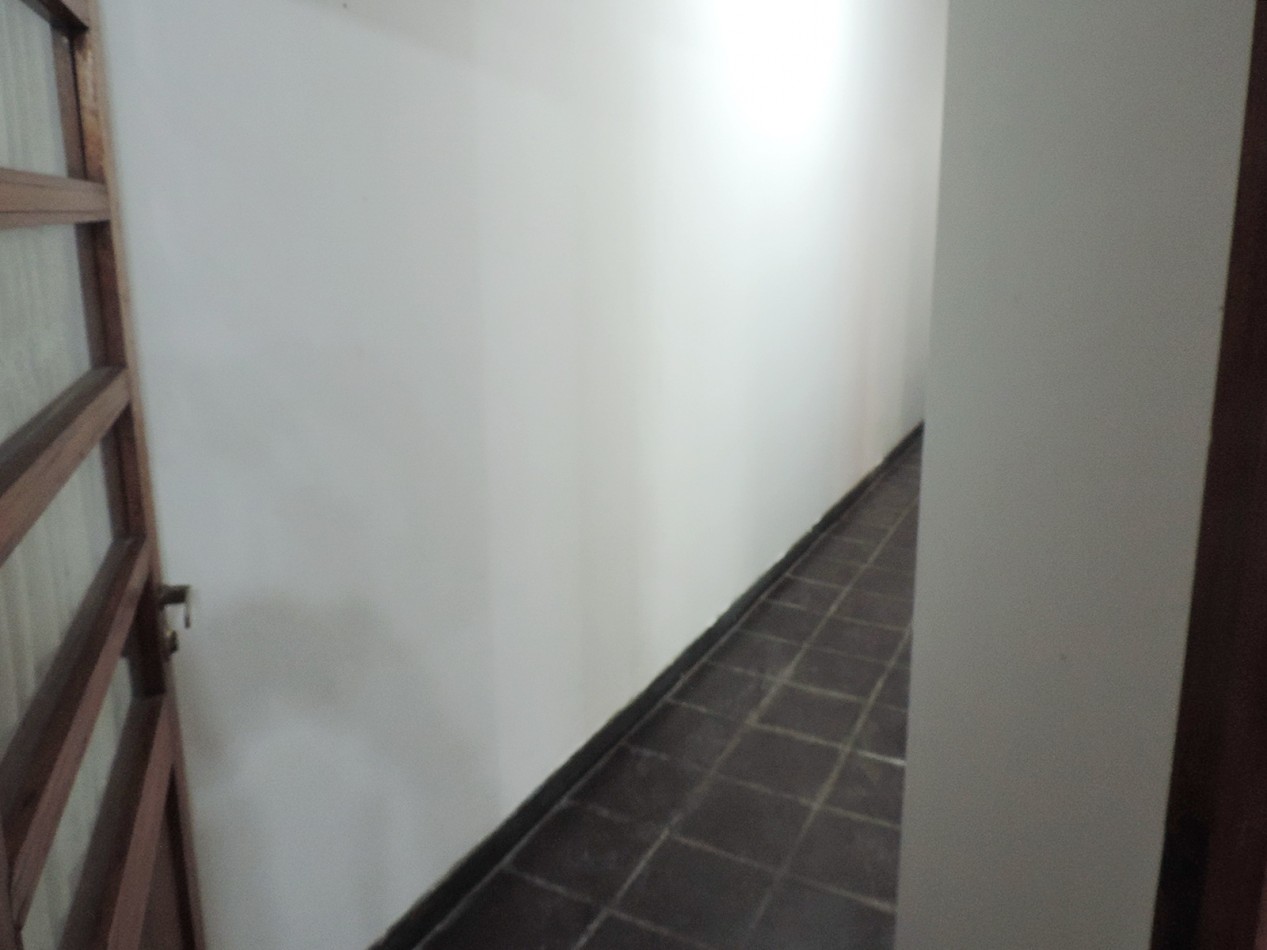 Casa estilo colonial con dos lotes 
