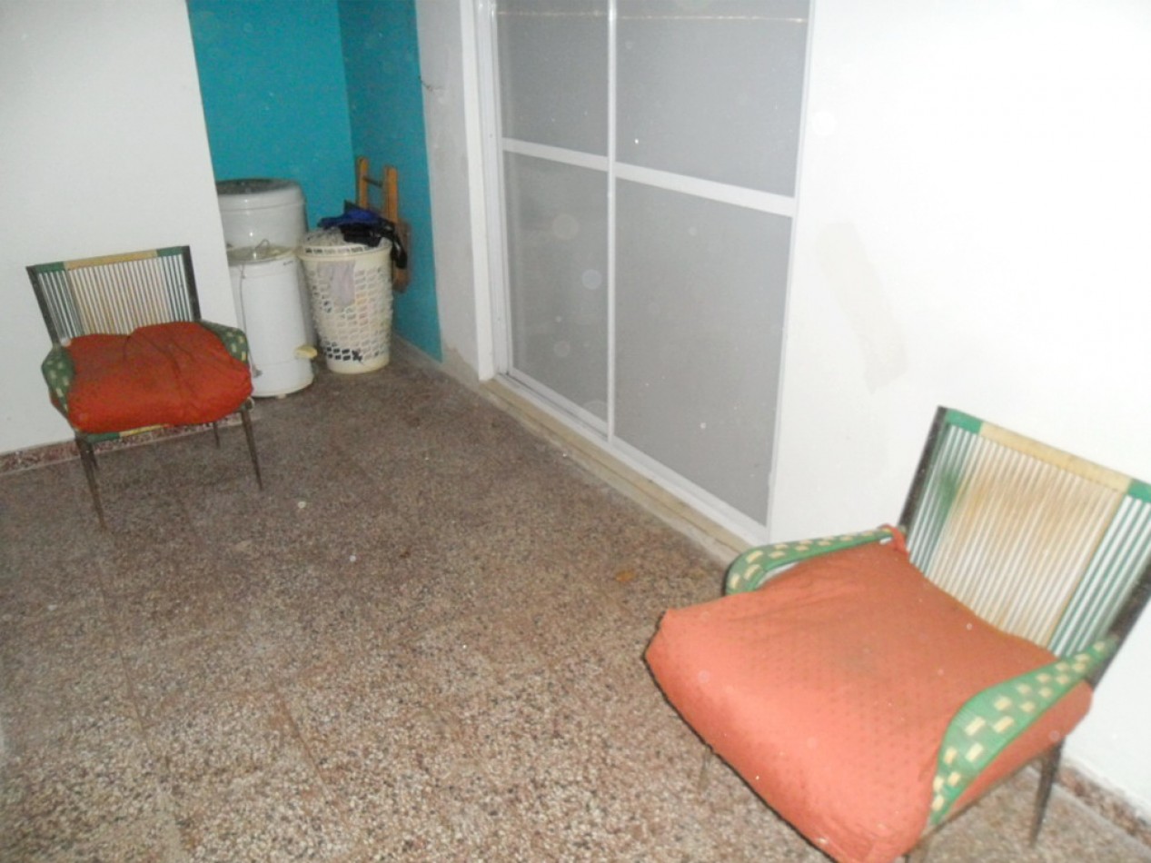 Oportunidad casa de 4 Amb con gran lote