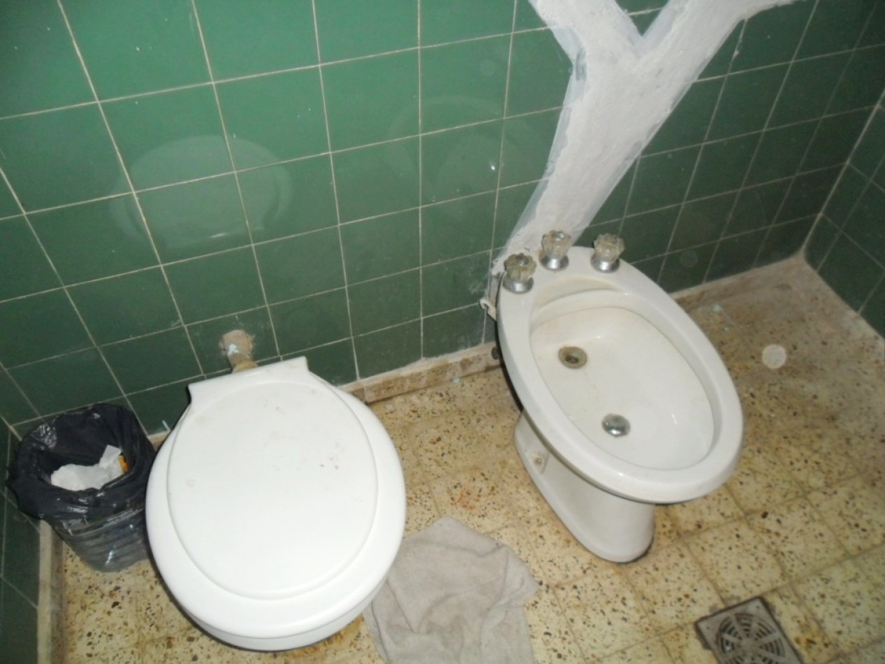Oportunidad casa de 4 Amb con gran lote
