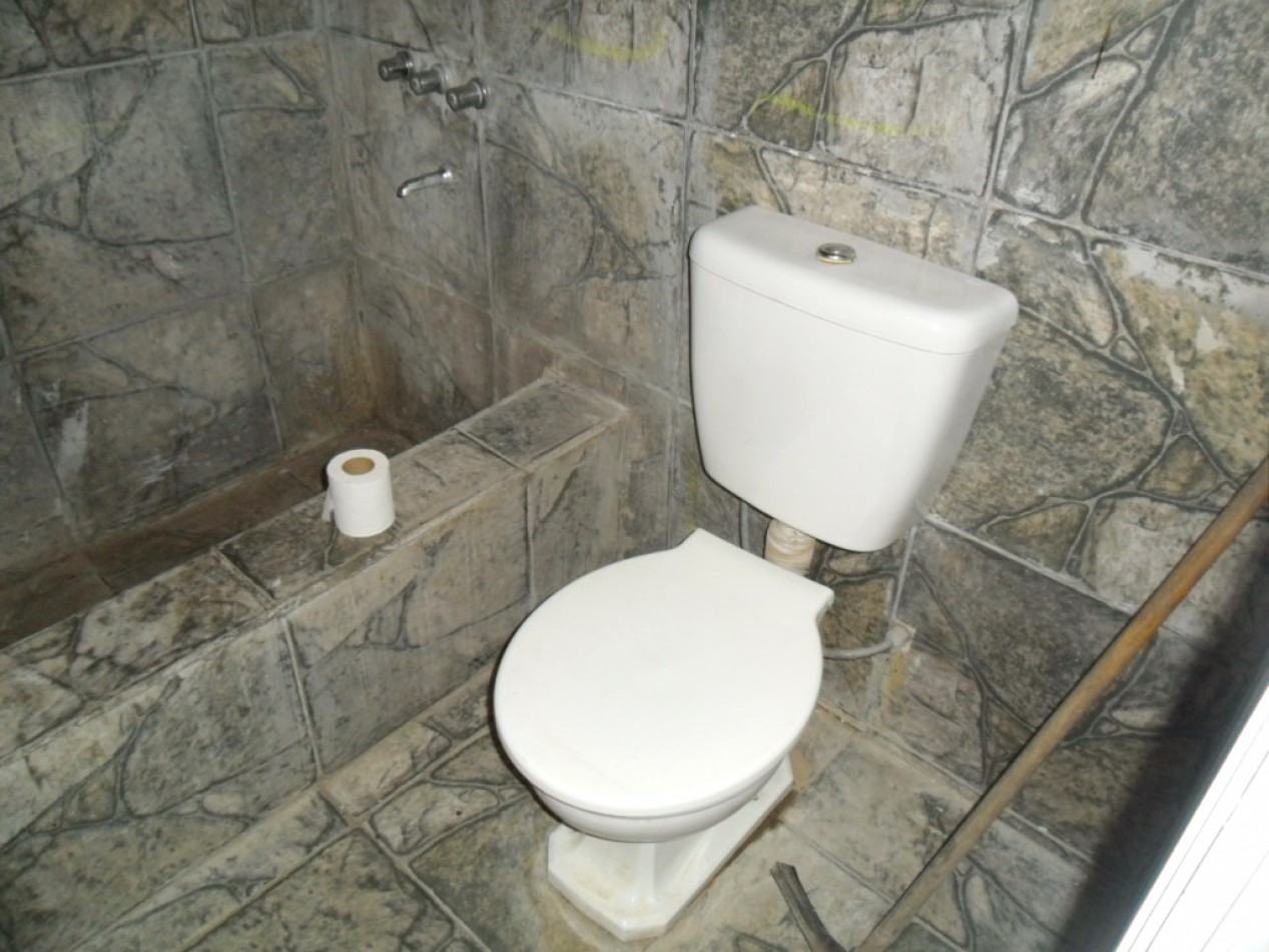 Oportunidad casa de 4 Amb con gran lote