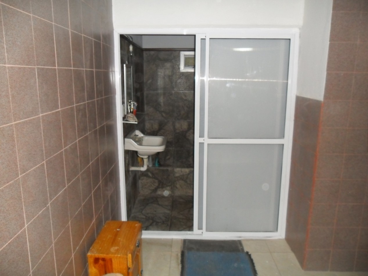 Oportunidad casa de 4 Amb con gran lote