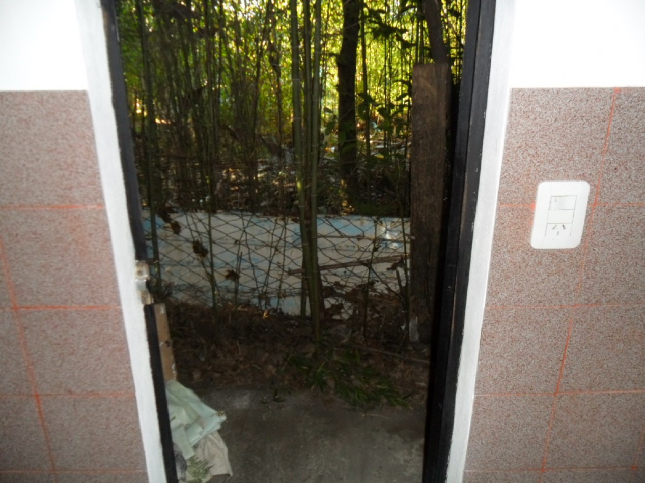 Oportunidad casa de 4 Amb con gran lote