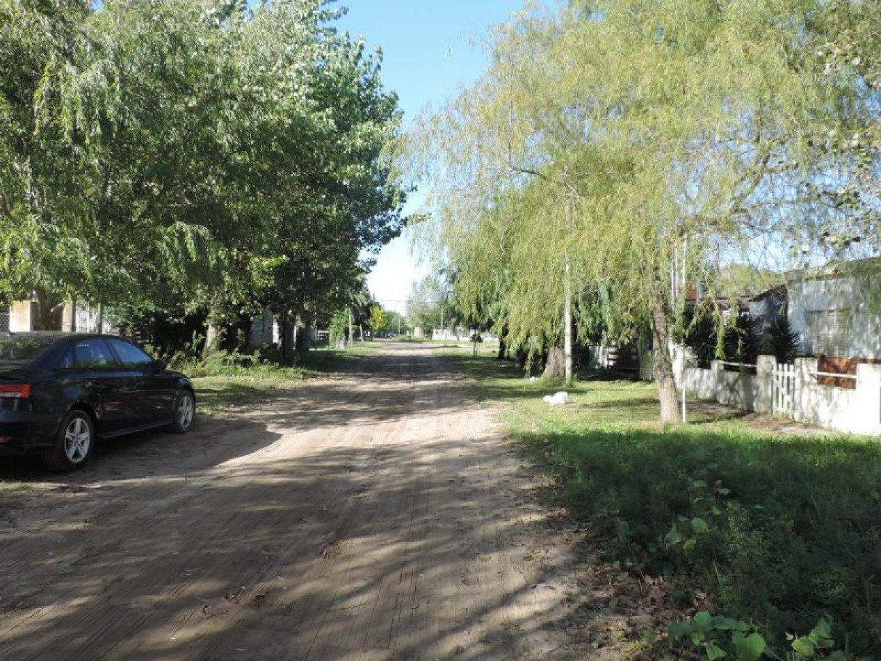 Lote con mejoras casita 3 Amb a terminar 