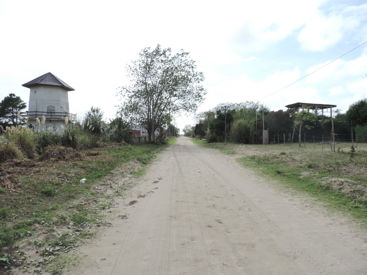 Casa 3 Amb a terminar sobre lote de 696 M2 en Tala sur