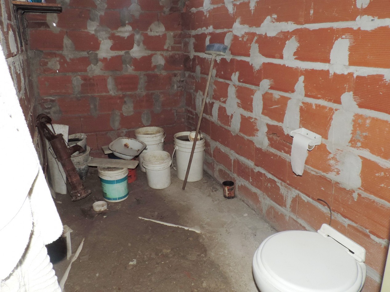 Casa 3 Amb a terminar sobre lote de 696 M2 en Tala sur