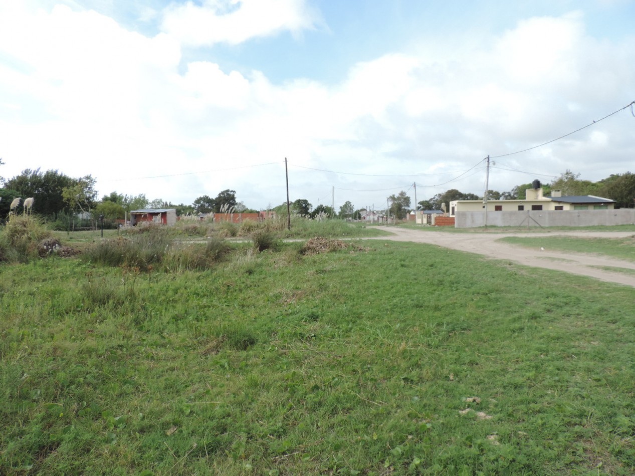 Casa 3 Amb a terminar sobre lote de 696 M2 en Tala sur