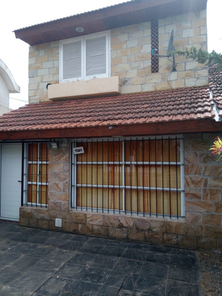 Chalet de 4 Amb centrico P/6 personas 